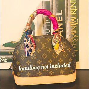 Silk Twilly Set One pair